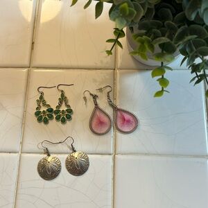 Assorted earrings